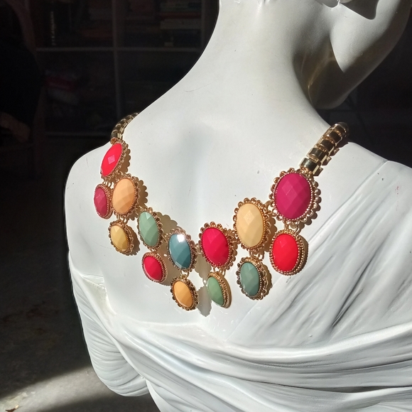 💚 Multicolour Statement Necklace - Picture 6 of 16